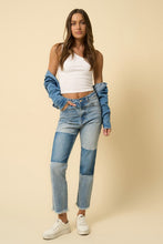 Load image into Gallery viewer, High Rise Frayed Hem Straight Jeans
