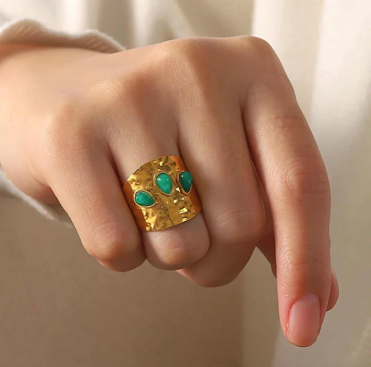 Hammered Jade Statement Ring – Waterproof, Tarnish-Resistant, Hypoallergenic, Everyday Wear