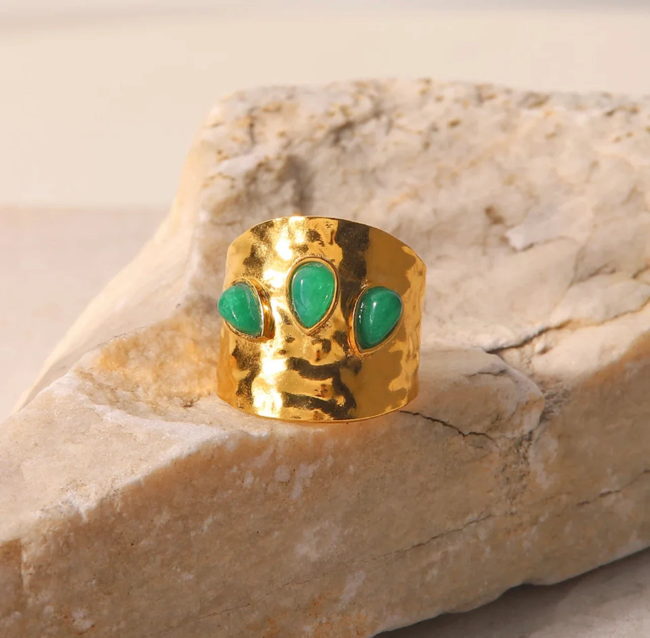 Hammered Jade Statement Ring – Waterproof, Tarnish-Resistant, Hypoallergenic, Everyday Wear